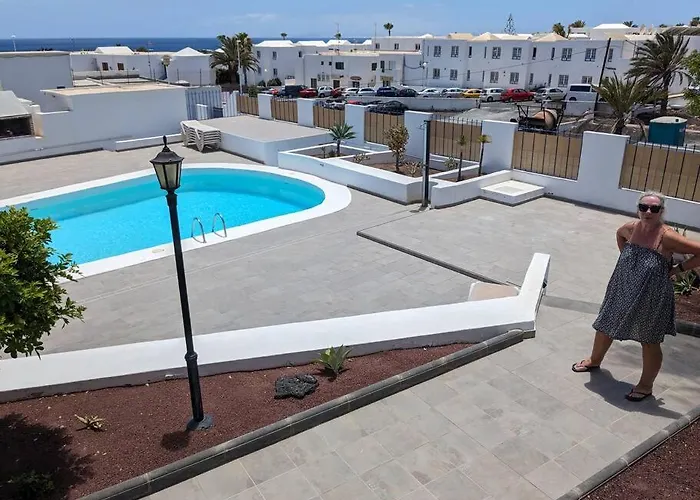 Three Orchids * Tías