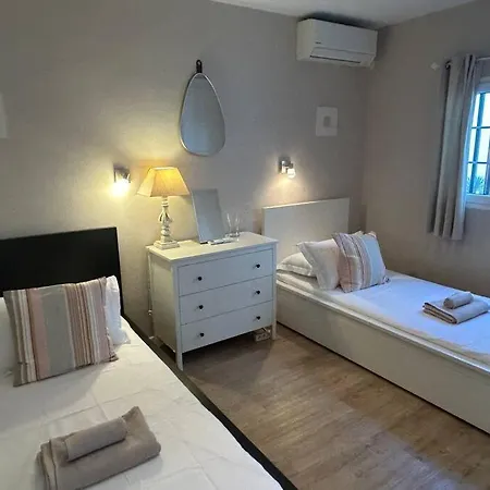 Apartment Three Orchids Tias