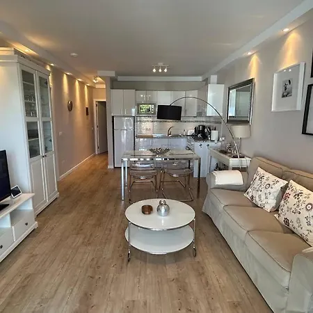 Apartment Three Orchids *