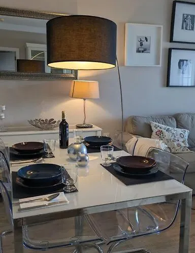 Three Orchids アパート ティアス